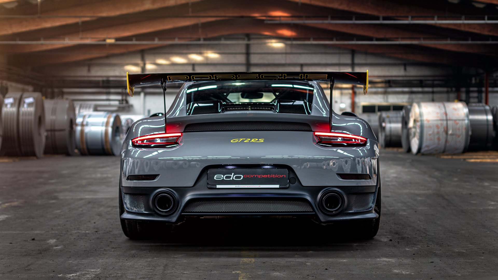 米兰体育官网-特色足球主题公园吸引大量家庭游客，推动旅游经济，足球文化公园