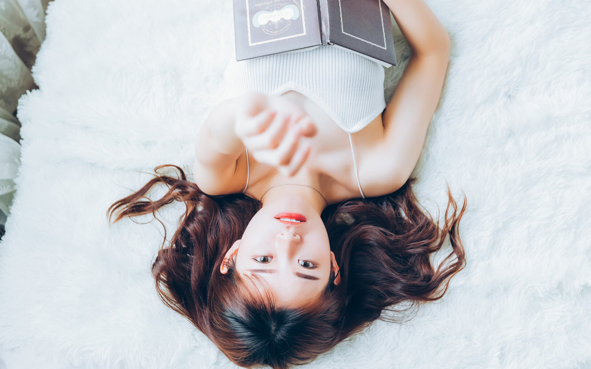 AC米兰-英超争冠最后一轮：悬念激烈，精彩纷呈！，英超最后一轮保级形势